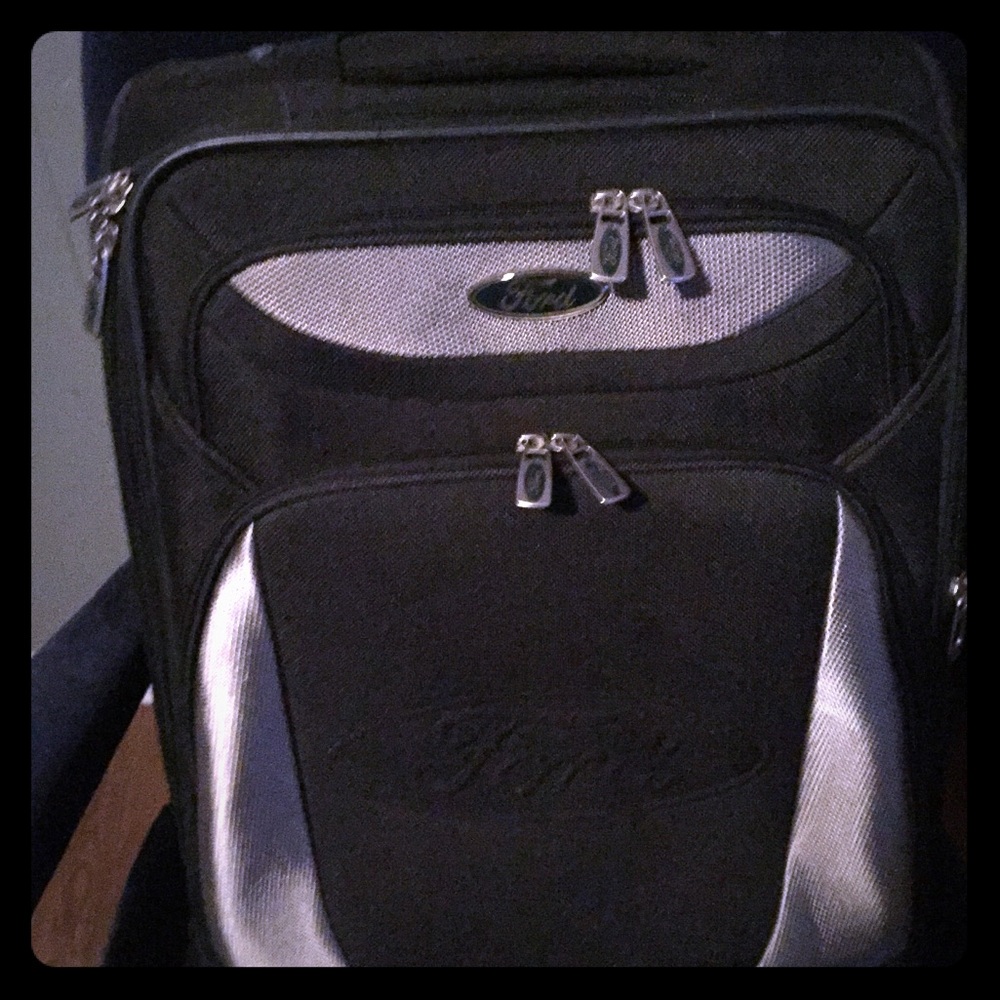 Ford Roll away suitcase